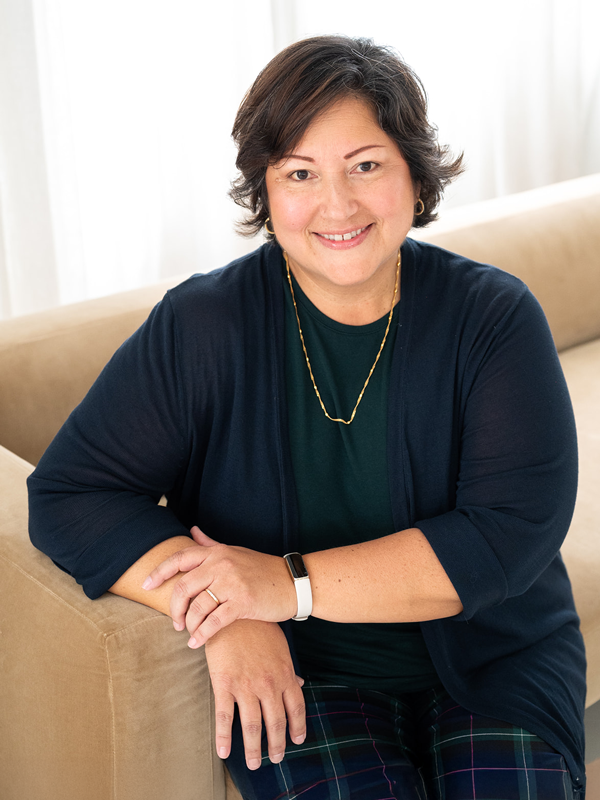 SSWG_Headshot_Raquel-Fry_Light-Background_Portrait